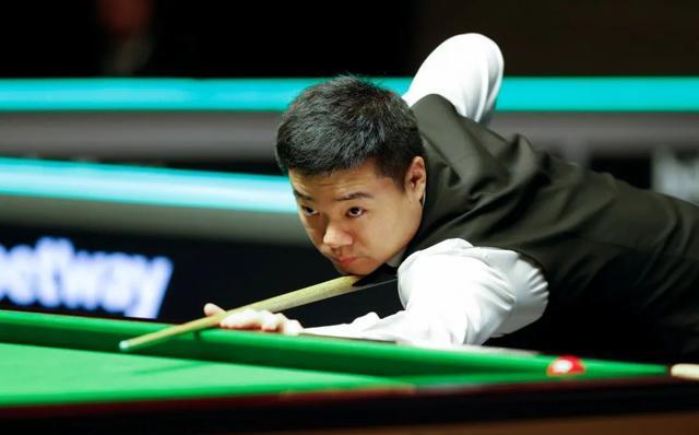 湖人全力扶持东契奇，詹姆斯地位动摇：留守还是另寻出路？