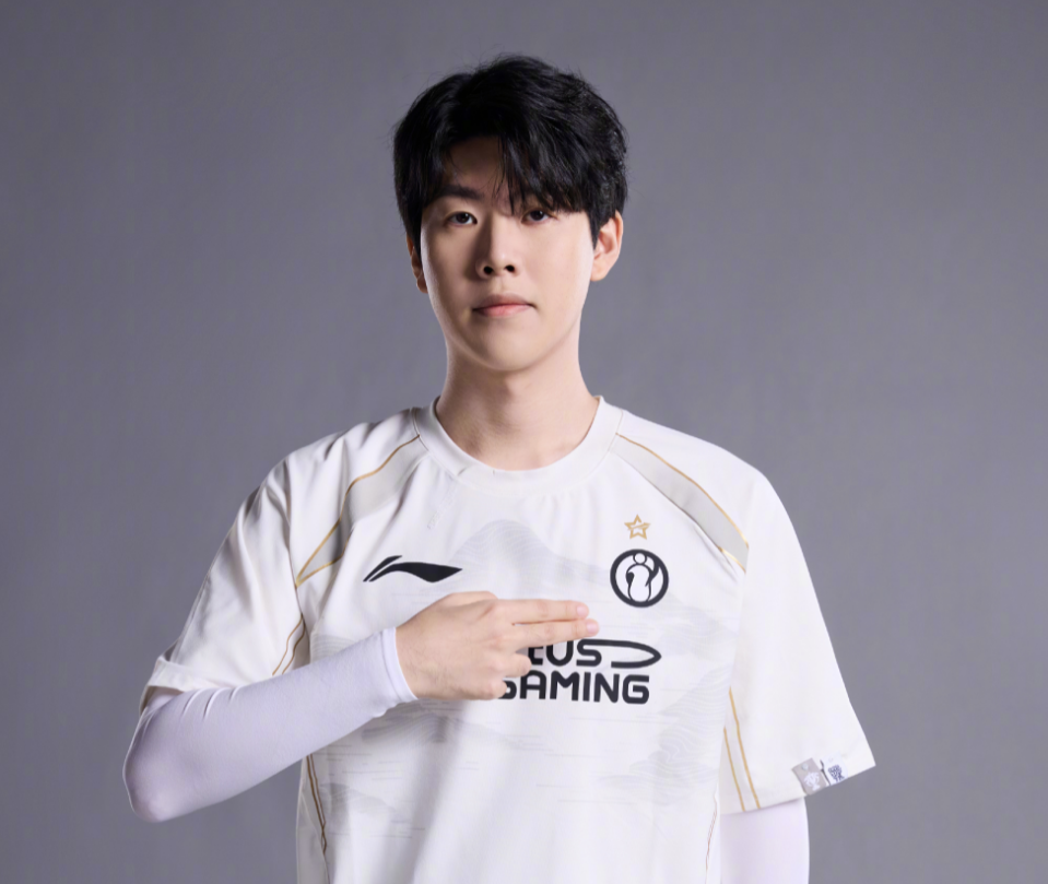 威少亲口回应签约疑虑，球迷再次唤起联盟激情